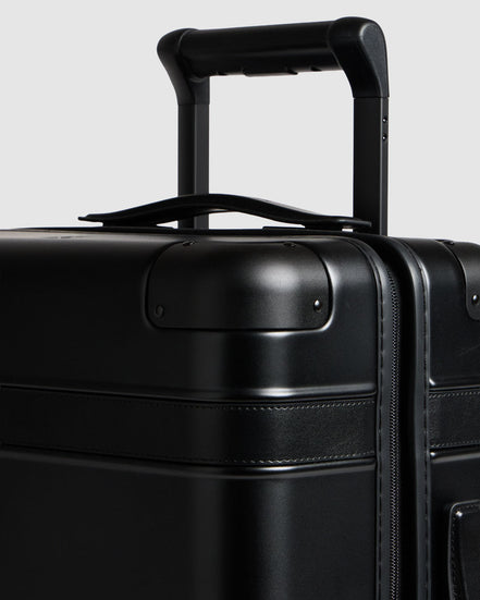 Journey Maker Volut Concha black polycarbonate detail view