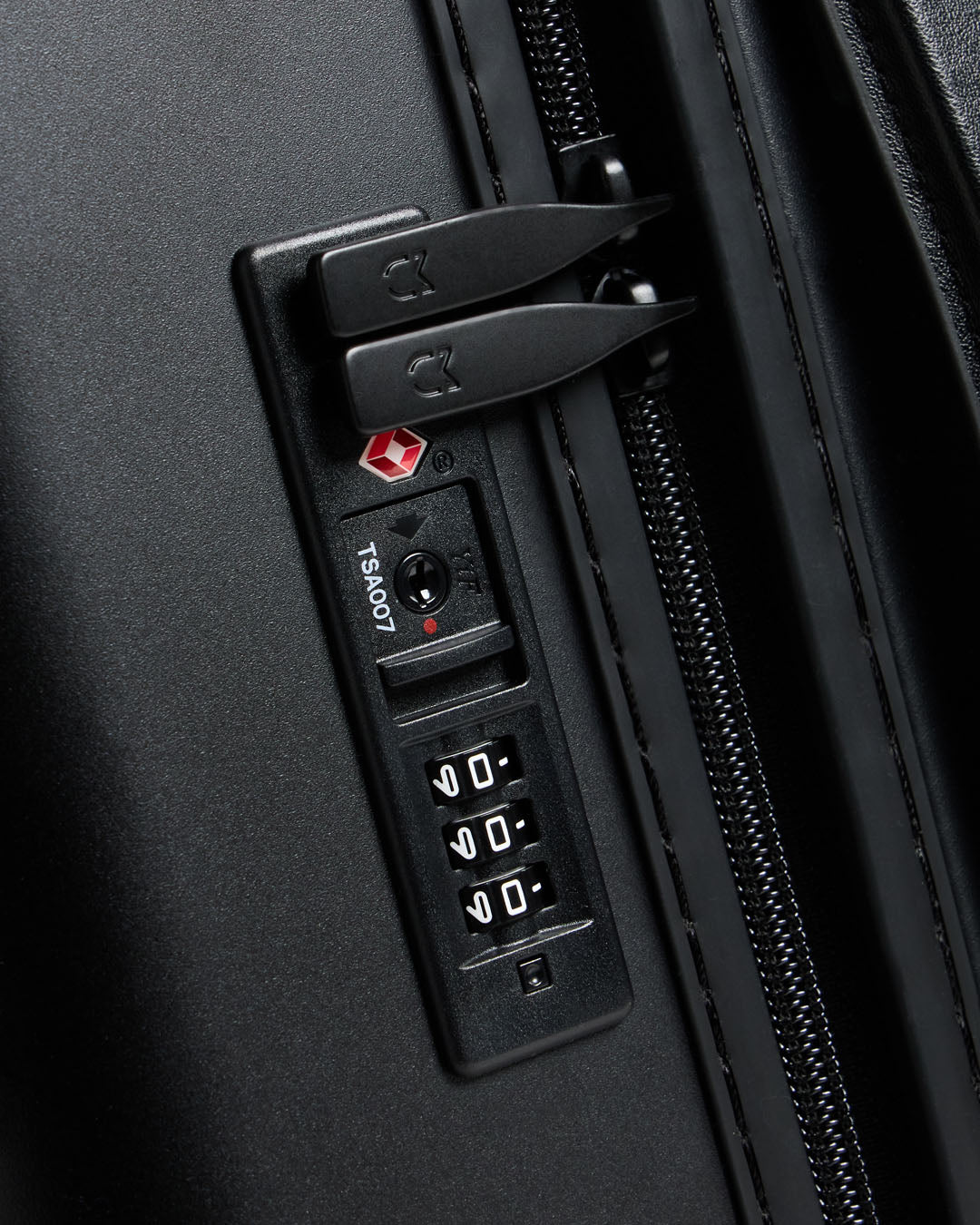 Journey Maker Volut Concha black polycarbonate detail
