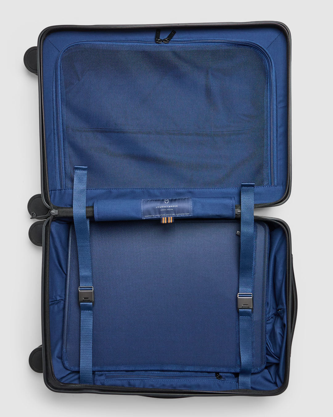 Journey Maker Volut Concha black polycarbonate lifestyle