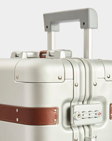 Journey Maker Volut Arc silver aluminium detail view