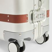 Journey Maker Volut Arc silver aluminium detail